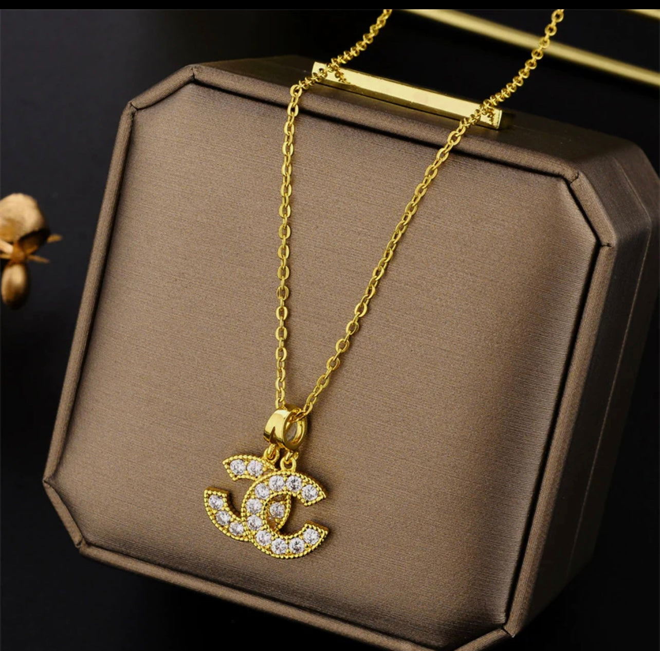 CC women necklace with diamonds